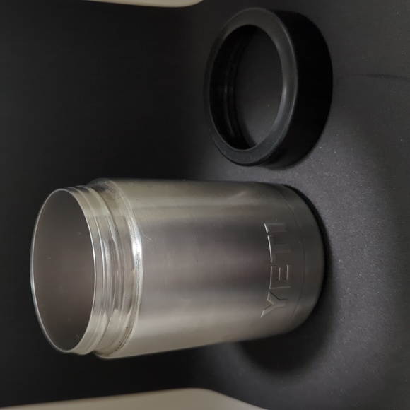 Yeti Can Cooler Rambler Silver - Pre Owned 12 oz - Picture 1 of 3